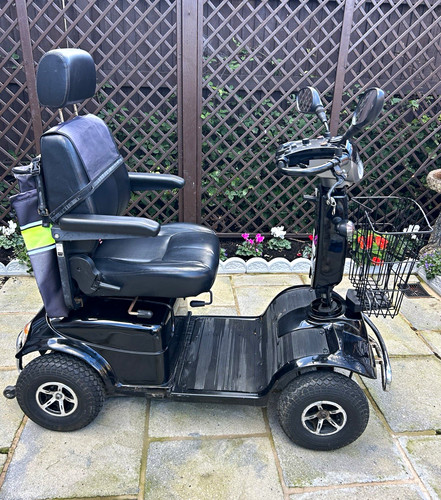 Black wheel electric - black, 4-wheel